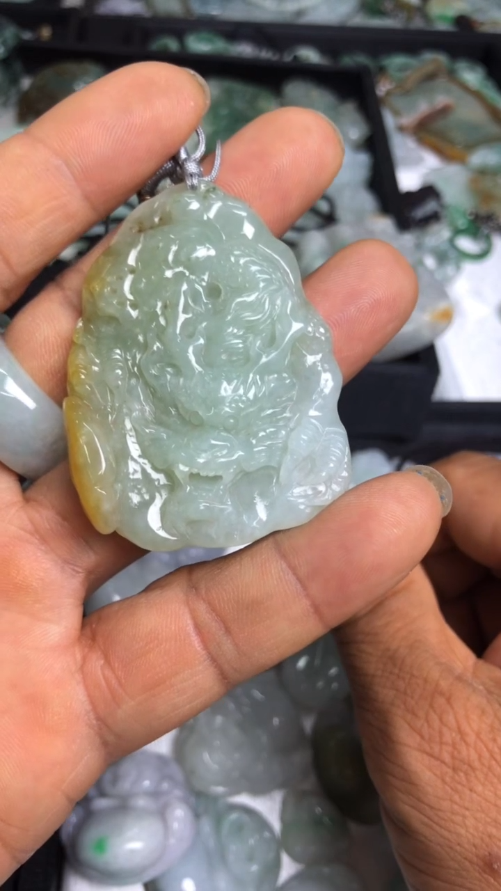 吊坠(不含链)未镶嵌翡翠龙牌