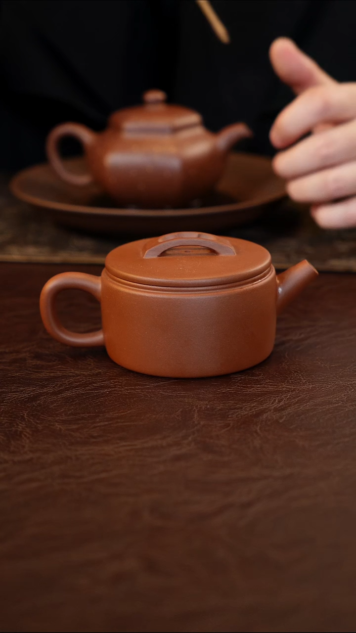 以**美紫泥汉瓦壶160cc半手工