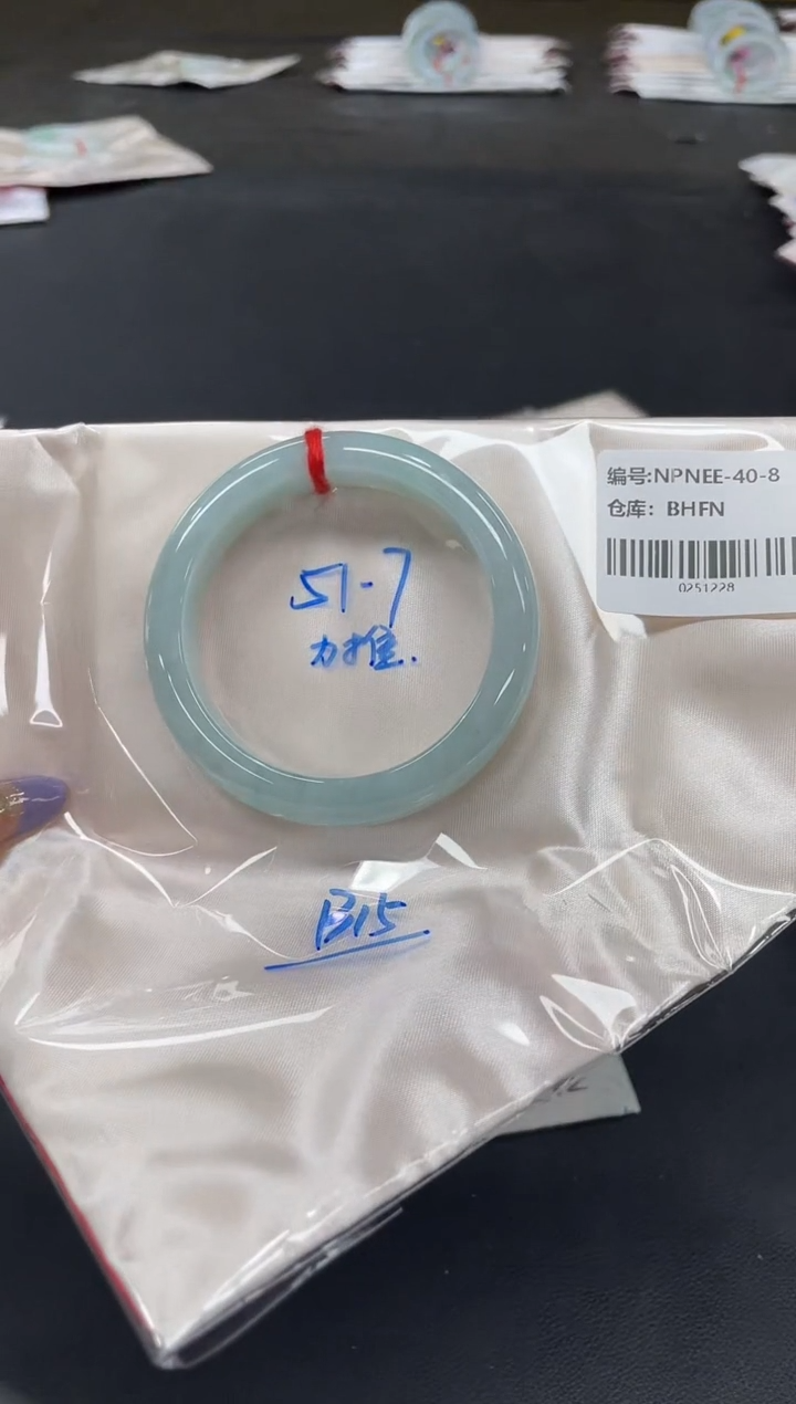 未镶嵌手镯翡翠翡翠手镯