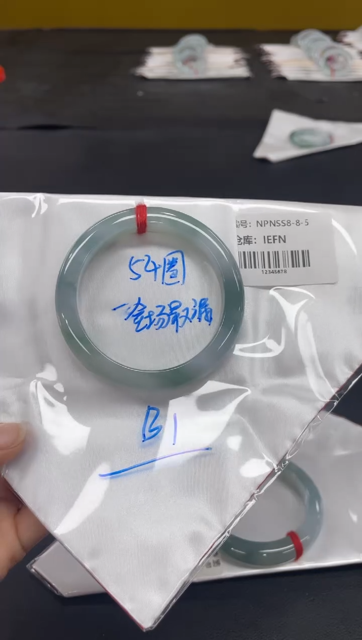 未镶嵌手镯翡翠翡翠手镯