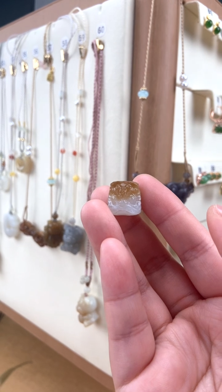 【闪购商品】和田玉颈饰未镶嵌小醒狮吊坠