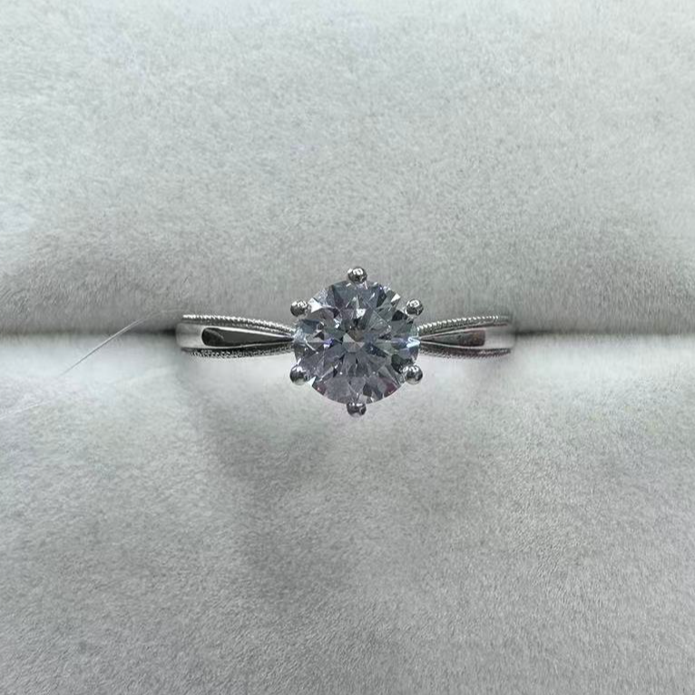 18k金培育钻石女戒六爪人工培育钻石戒指