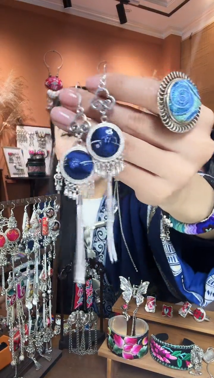 【闪购商品】刺绣纯手工民族风耳环