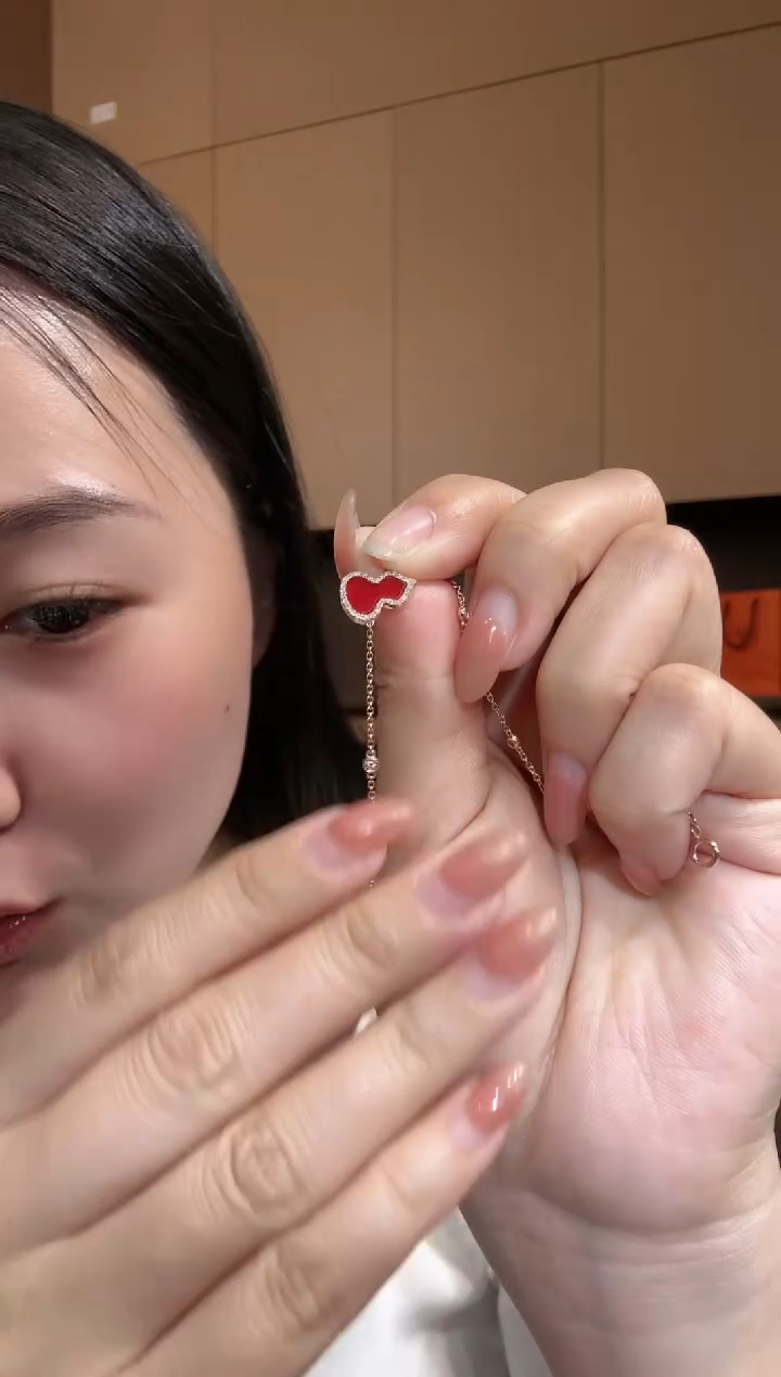 【闪购商品】钻石手链18K金镶嵌红葫芦手链