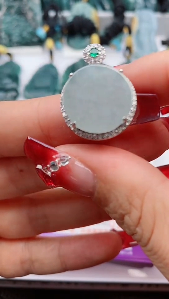 【闪购商品】翡翠颈饰未镶嵌