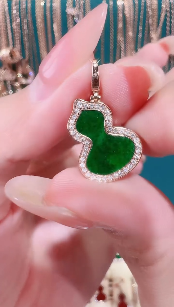 【闪购商品】翡翠吊坠(不含链)18K金镶嵌绿色葫芦吊坠