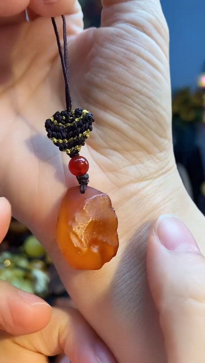 琥珀颈饰未镶嵌吊坠