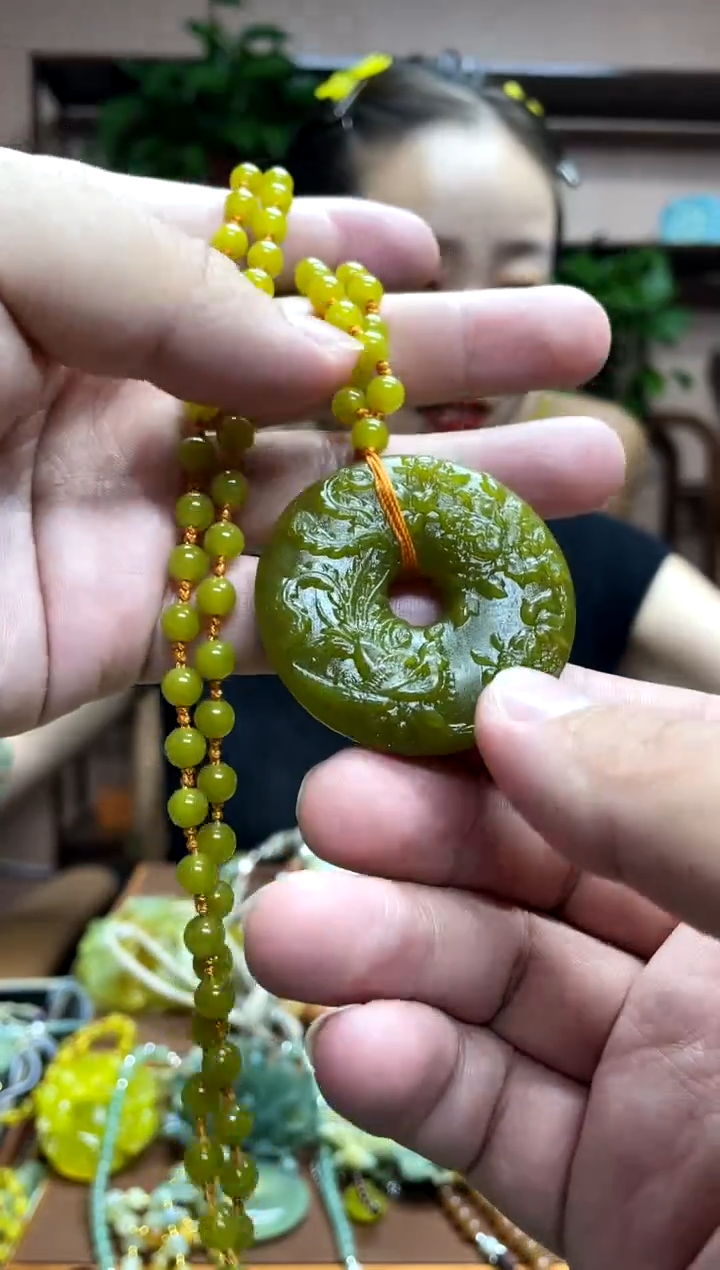 未镶嵌岫玉吊坠多样性发货发其中之一