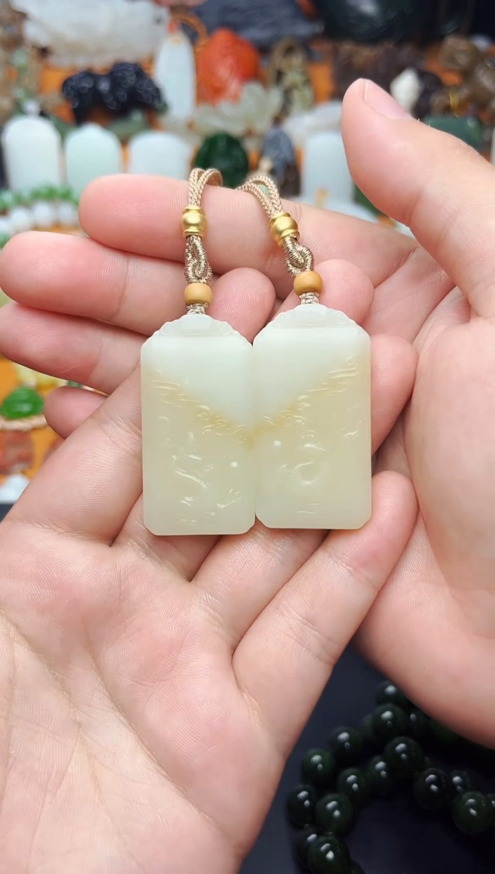 【闪购商品】和田玉颈饰未镶嵌龙凤一对01