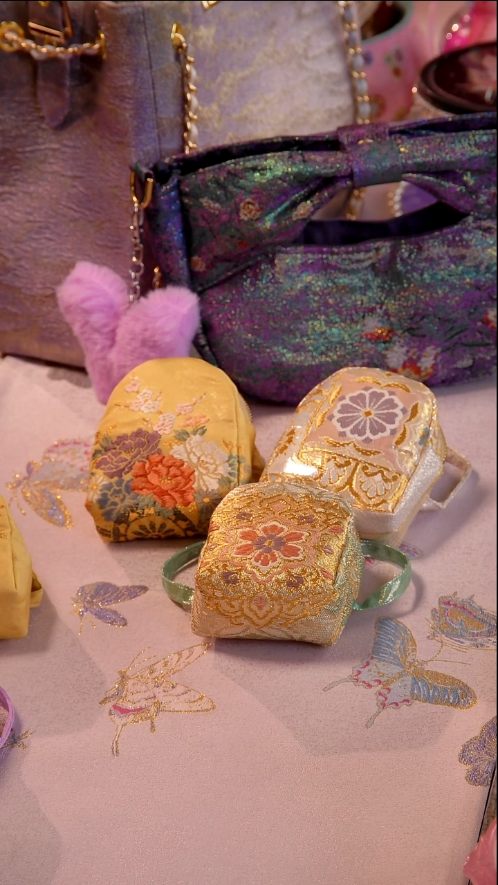 木****心 非遗西阵织 如图所示 三只如图