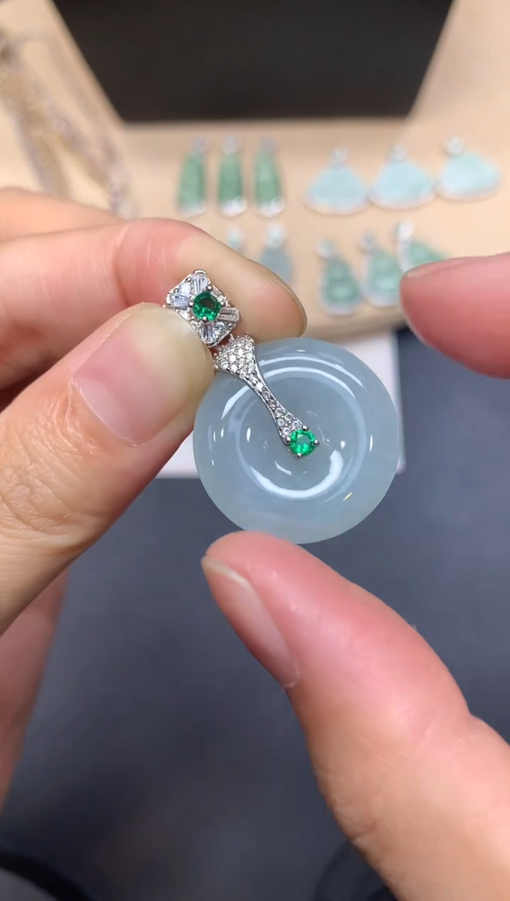 【闪购商品】翡翠吊坠(不含链)银S925镶嵌平安扣【多样性发其一】