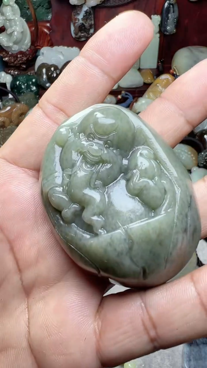 和田玉未镶嵌把件-