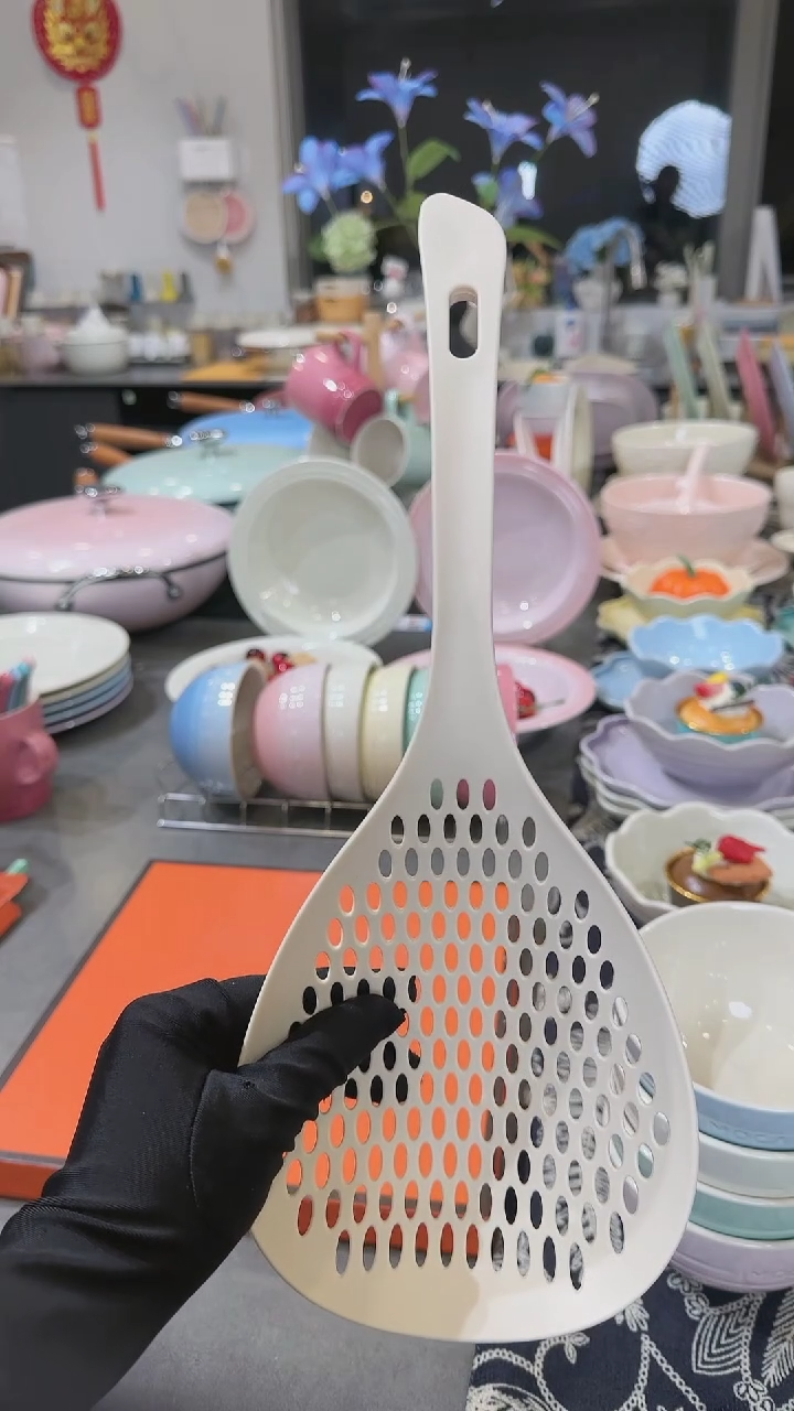 【闪购商品】瓷沥水勺34.5*13.5*4cm-霜白