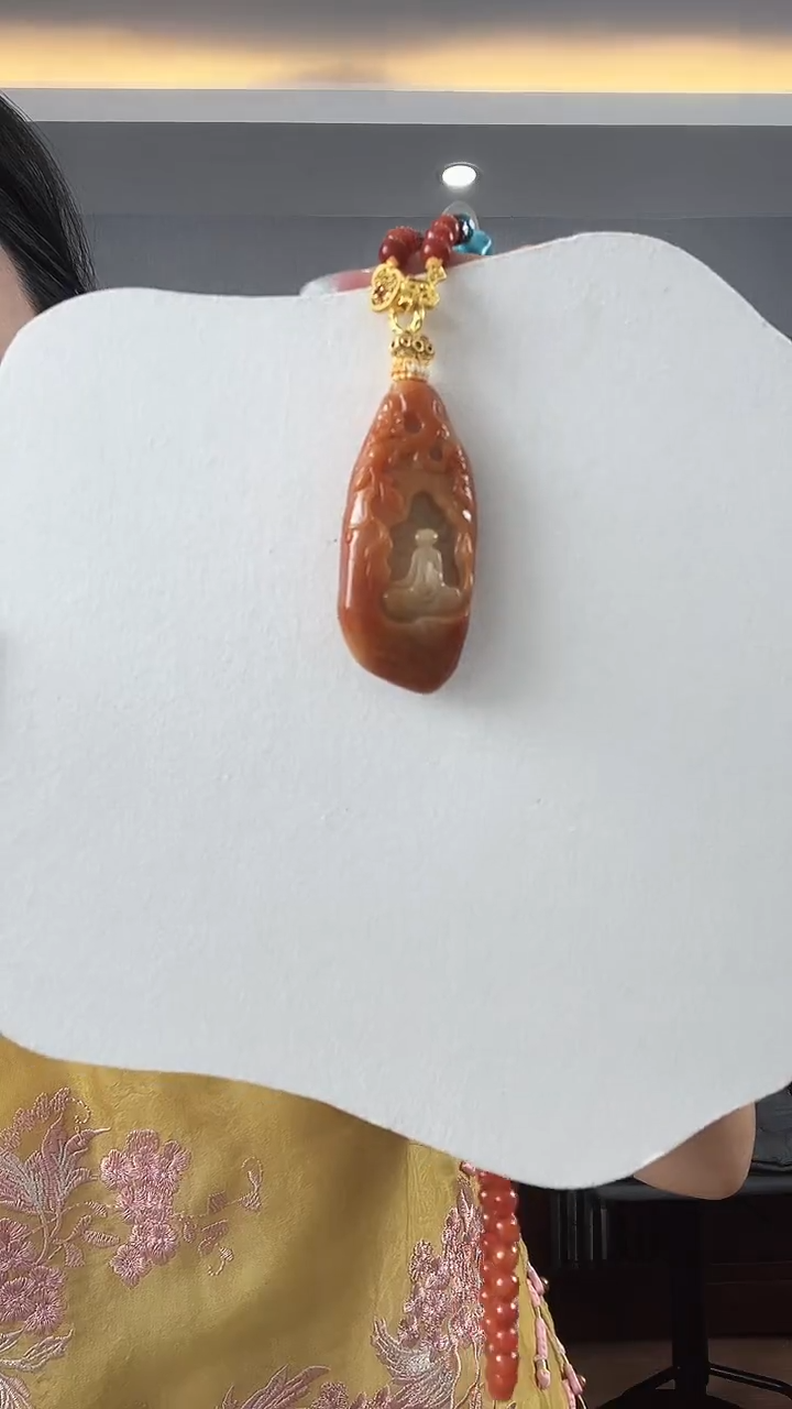 翡翠未镶嵌颈饰悟道