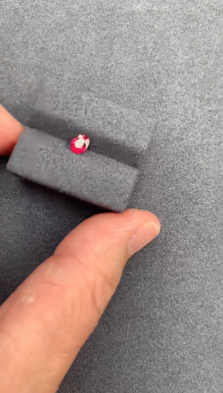 【闪购商品】红宝石裸石未镶嵌40分无烧鸽血红