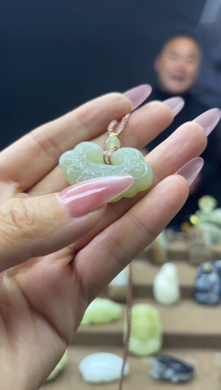 颈饰未镶嵌和田玉1