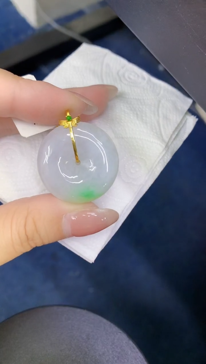 颈饰18K金镶嵌翡翠缅甸天然翡翠A货