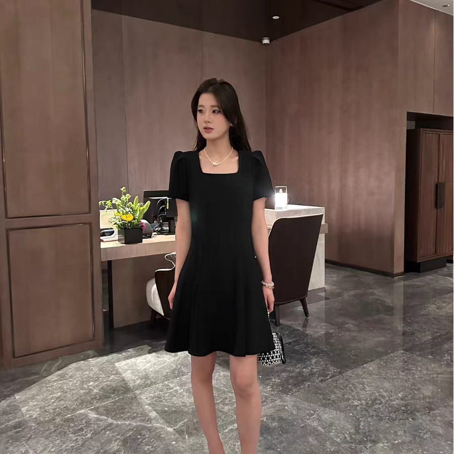 【姐妹款】2025新韩版U形领赫本风连衣裙收腰显瘦长裙XYX