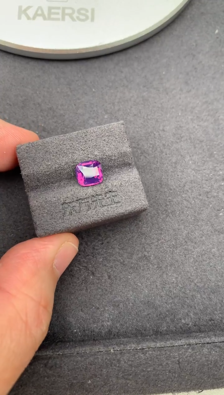 裸石彩色蓝宝石2ct 紫蓝宝石 定制 BH