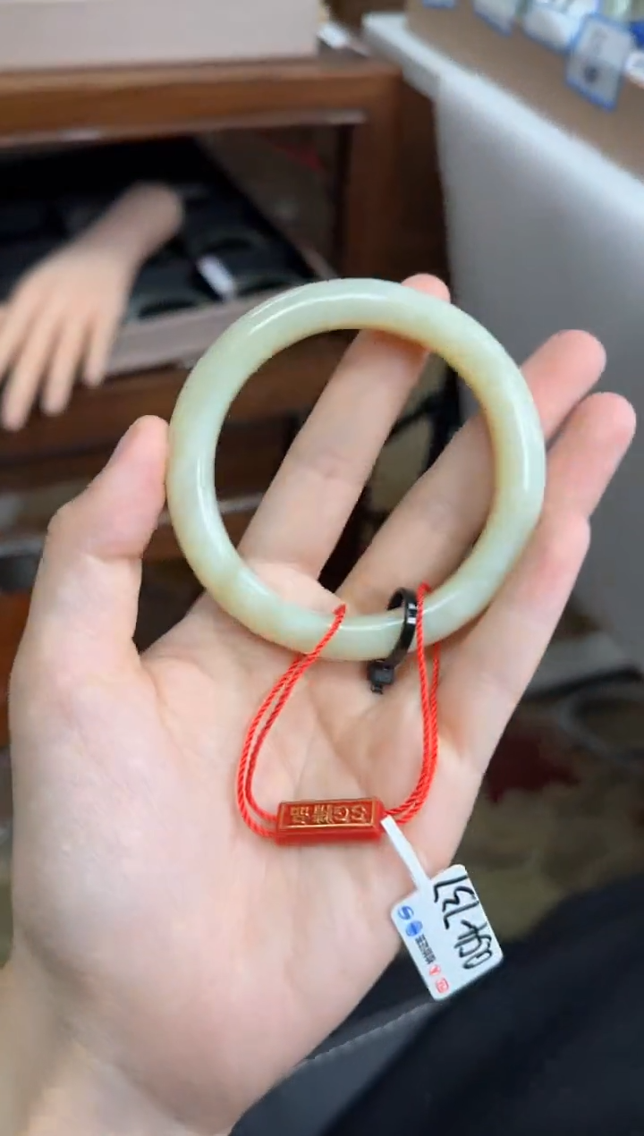 未镶嵌手镯和田玉55