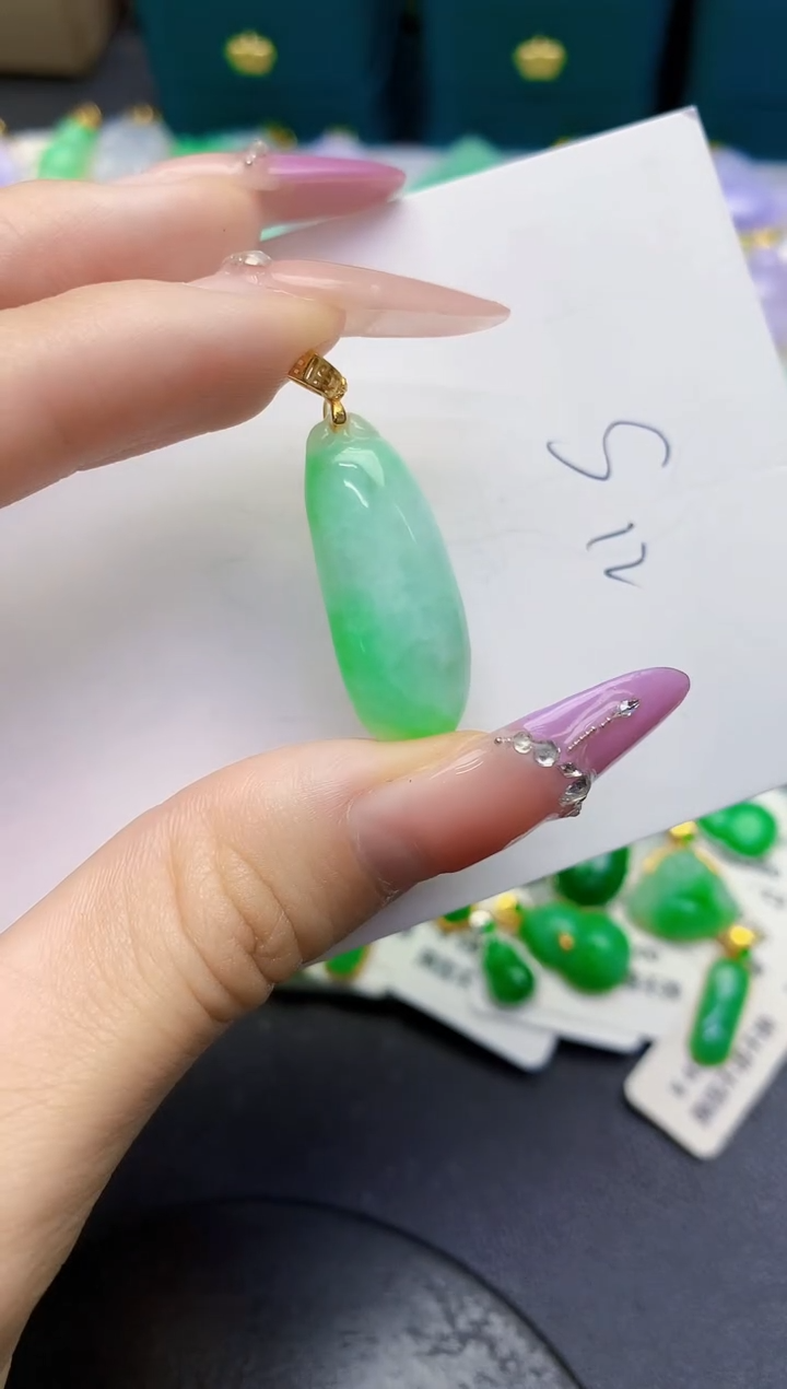 颈饰未镶嵌翡翠缅甸天然翡翠A货