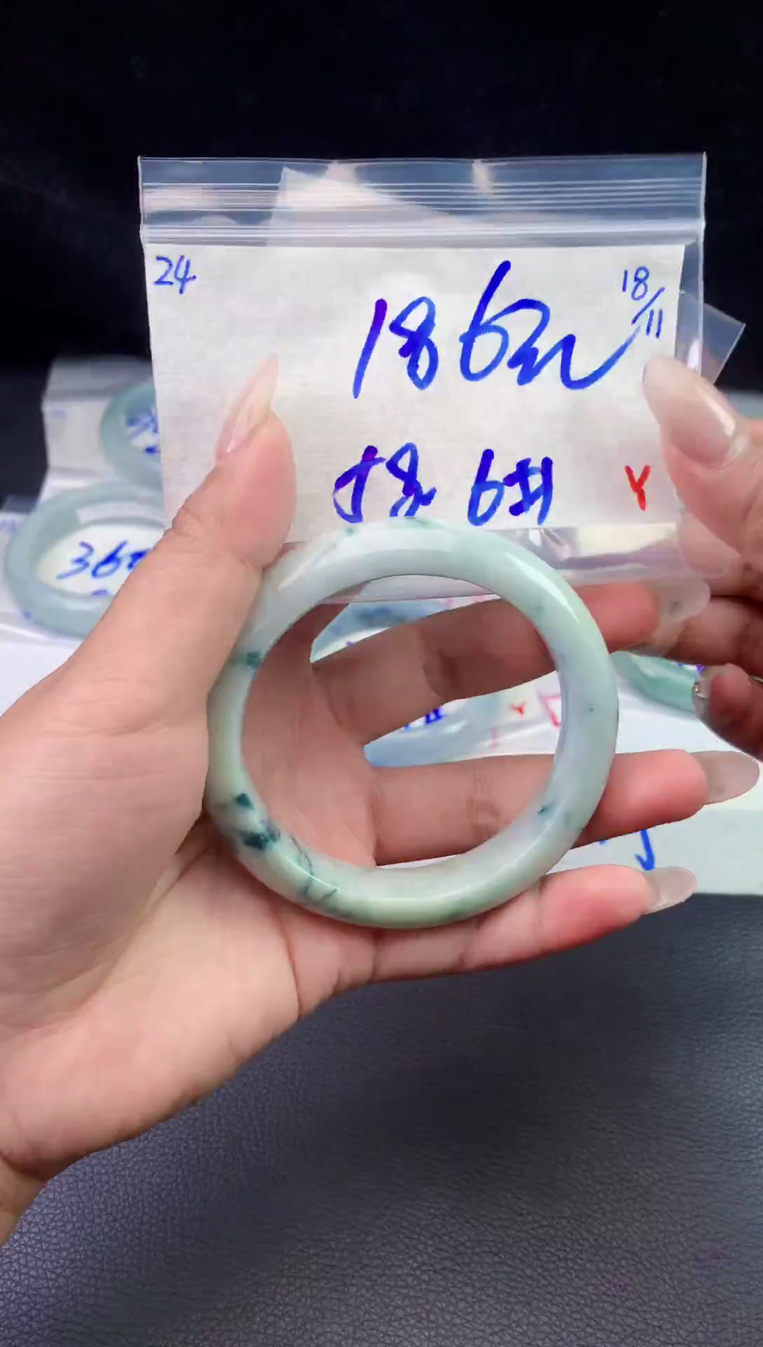 未镶嵌定制翡翠24毛货需精细抛光手镯拍一发一