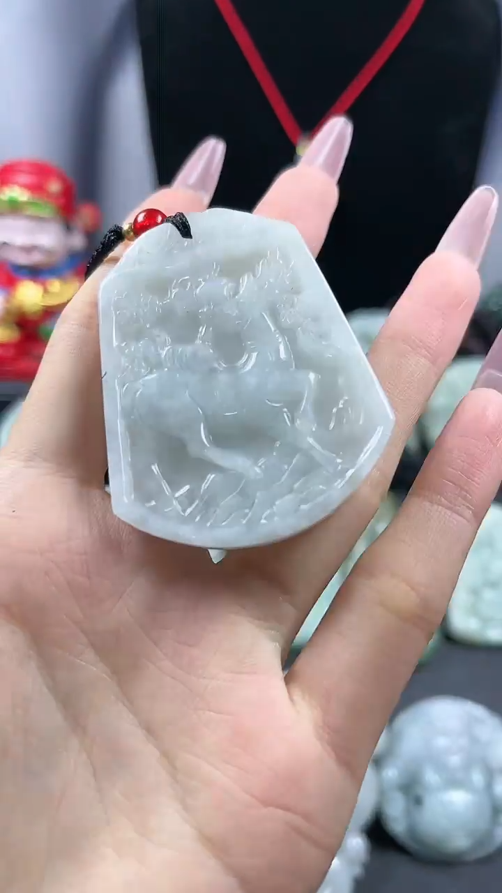 【闪购商品】翡翠颈饰未镶嵌小鹿牌