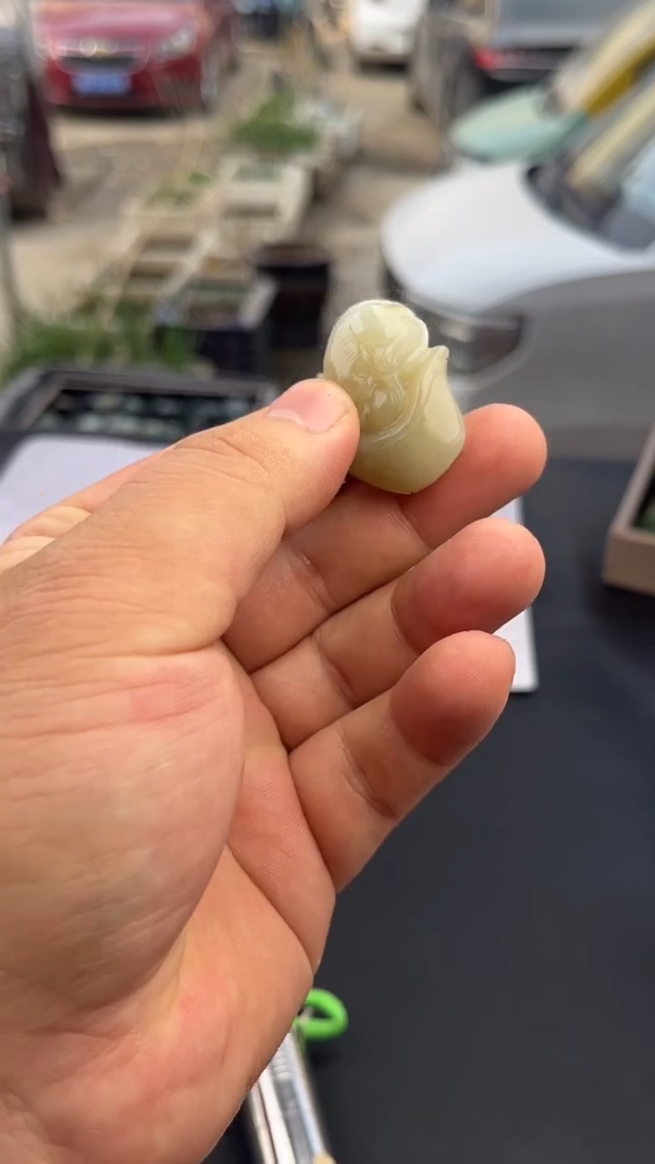 颈饰未镶嵌和田玉（糖玉）3