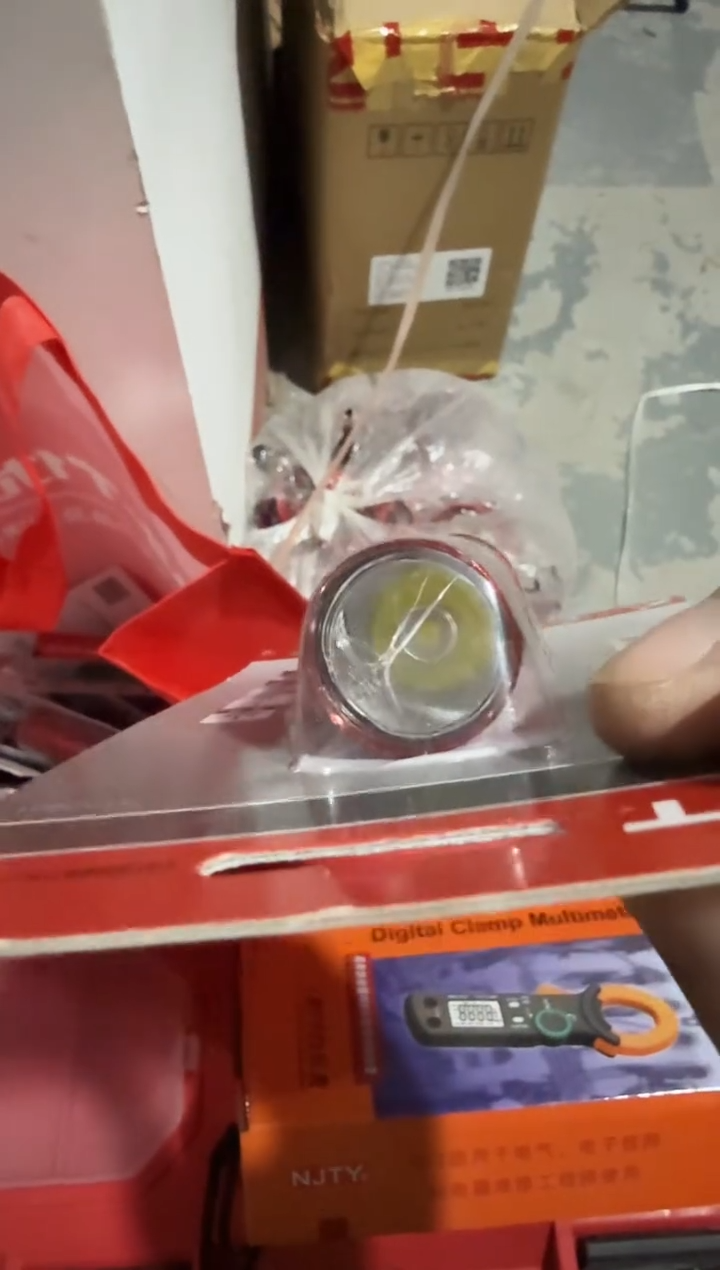 拆套装 X030001 强光手电 介意勿拍  微瑕
