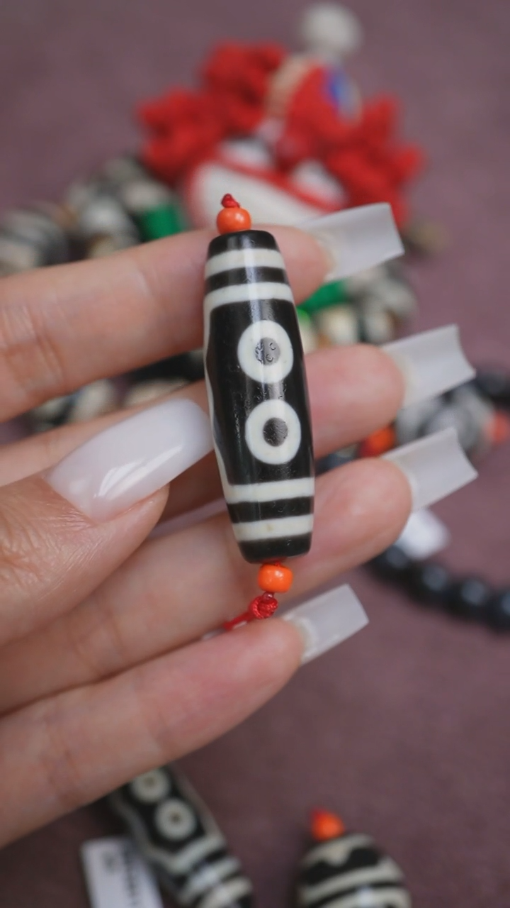 玛瑙/玉髓颈饰未镶嵌奮**斗蚀花玛瑙珠定制编绳