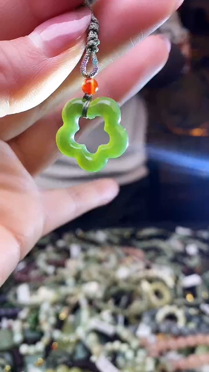 颈饰未镶嵌和田玉多样性发货，拍一发一