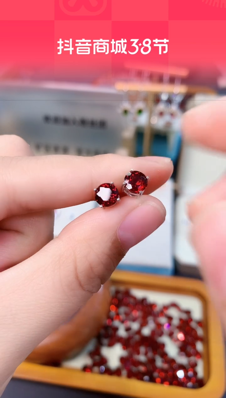 【闪购商品】石榴石耳钉银S925镶嵌天然