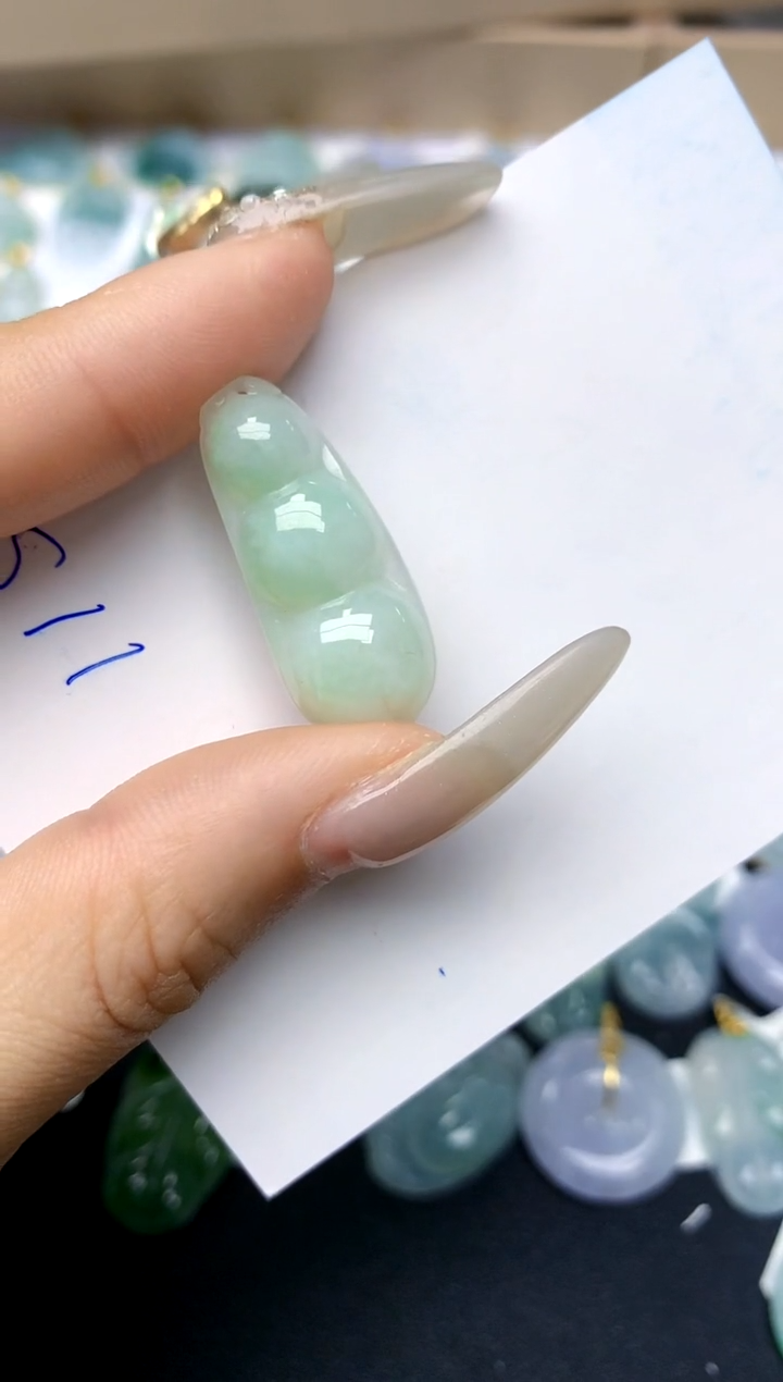 【闪购商品】翡翠颈饰未镶嵌天然A货翡翠