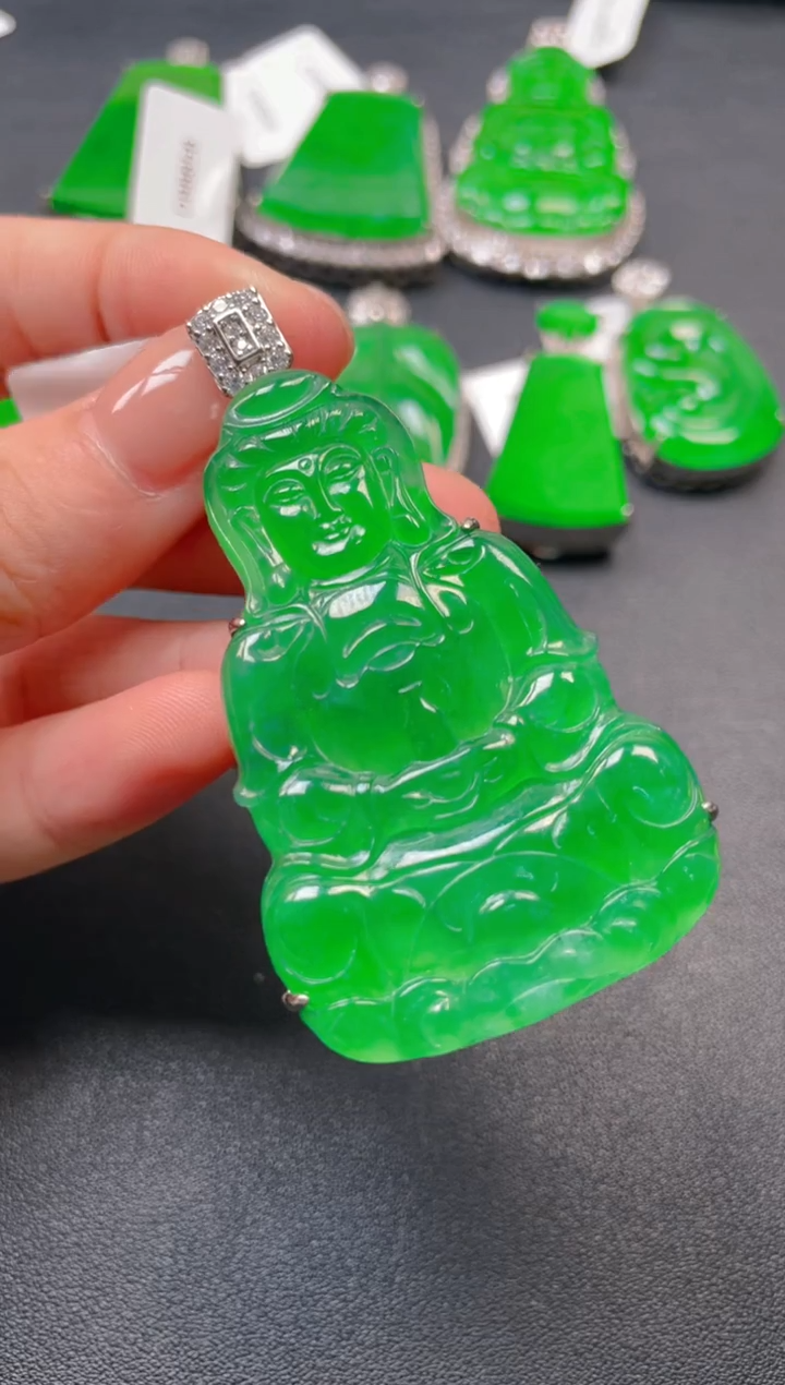 颈饰银S925镶嵌翡翠吊坠