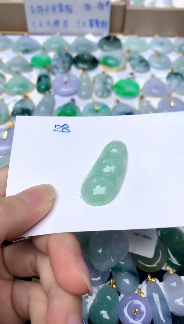 【闪购商品】翡翠颈饰未镶嵌68天然A货翡翠