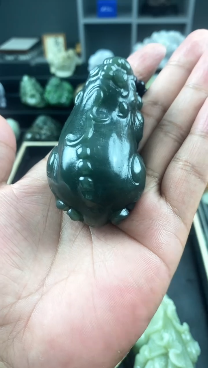 和田玉未镶嵌颈饰1