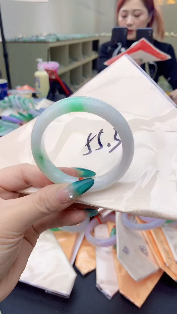 【闪购商品】翡翠手镯未镶嵌0867345984