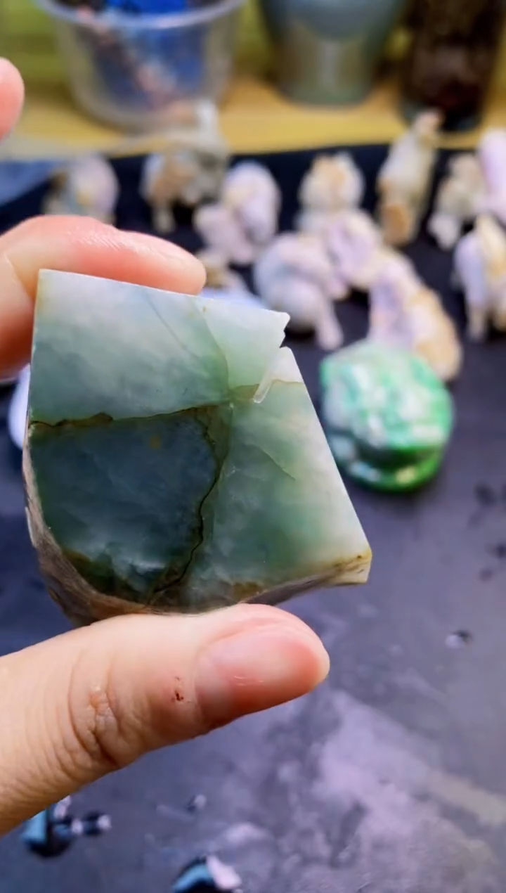 翡翠未镶嵌颈饰天然翡翠146