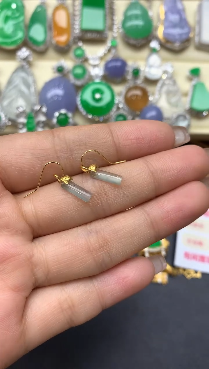 颈饰18K金镶嵌翡翠18-中国好珍宝