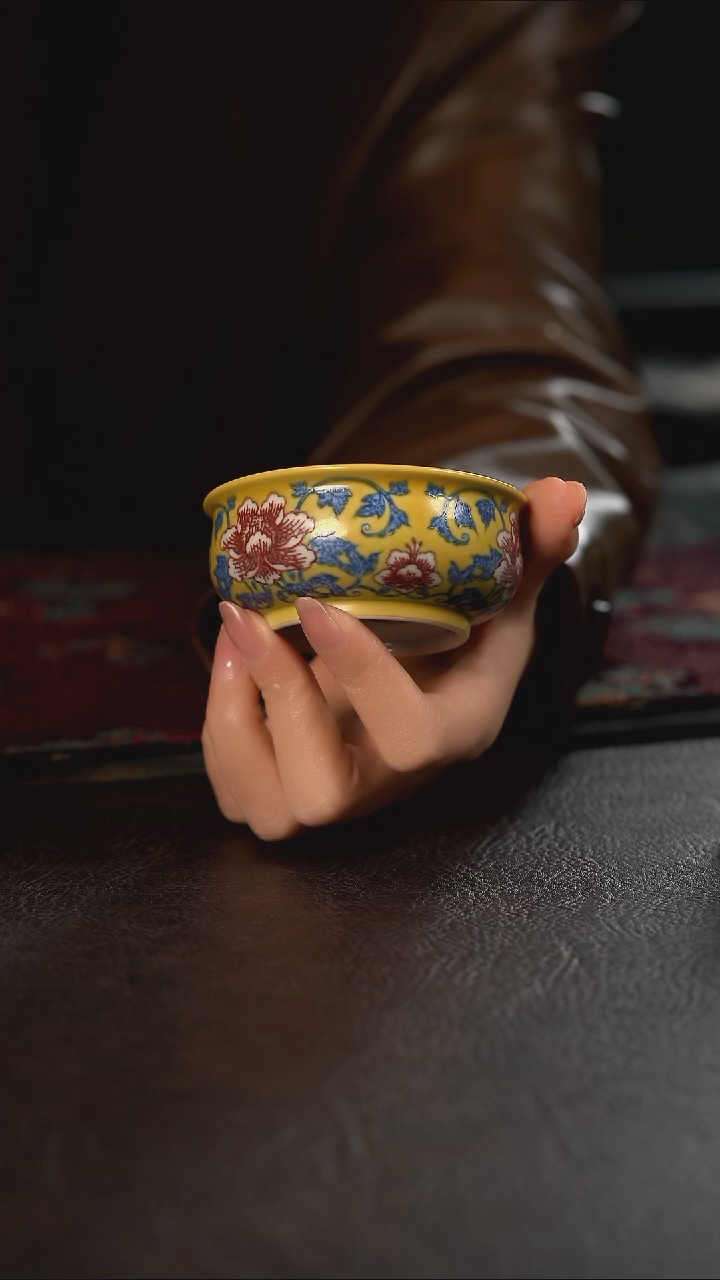 贵红窑黄釉青花釉里红牡丹普洱杯