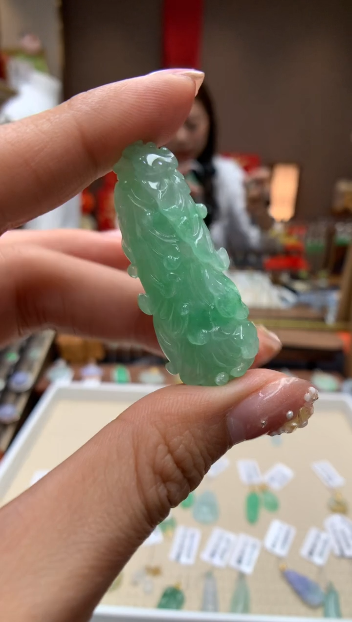 【闪购商品】翡翠颈饰未镶嵌白菜