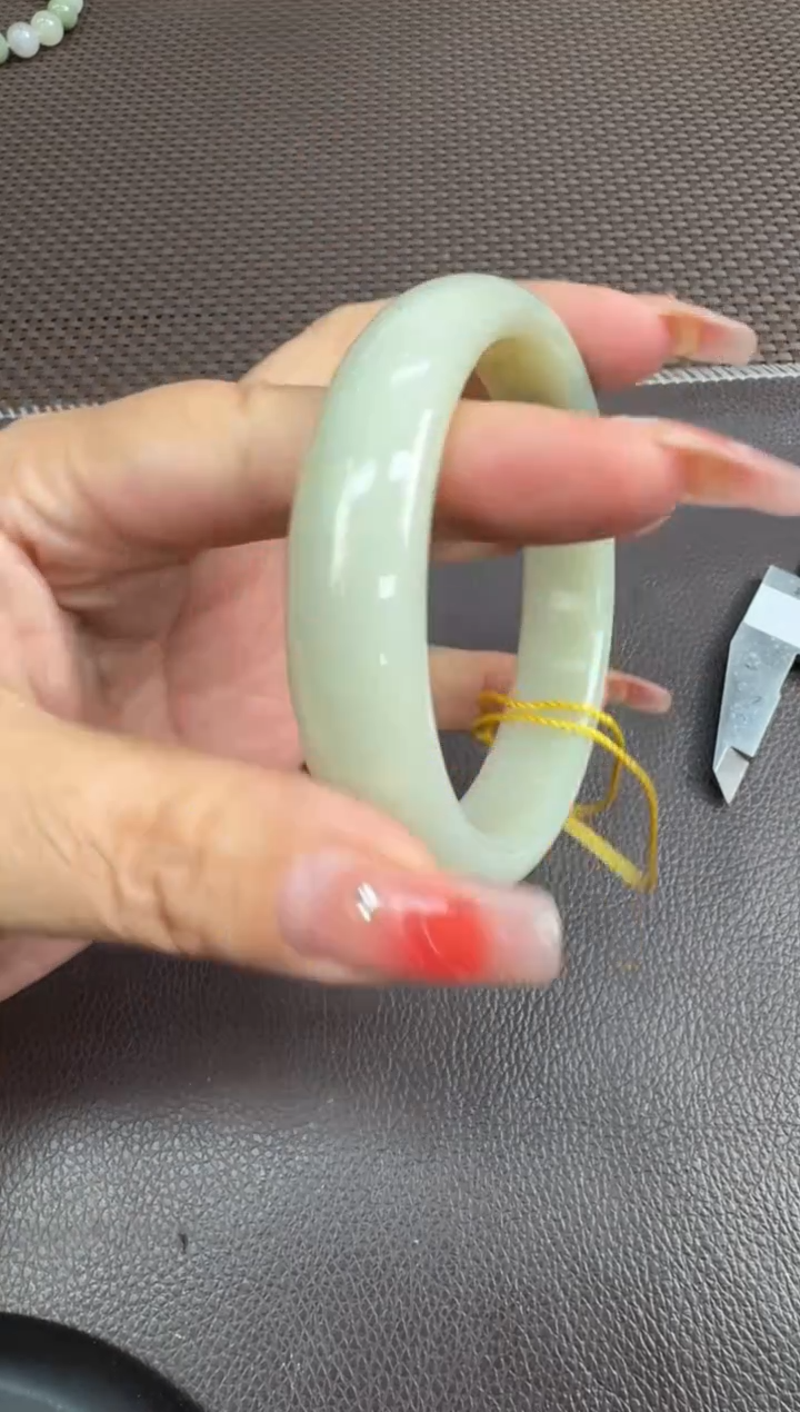 【闪购商品】和田玉手镯未镶嵌60