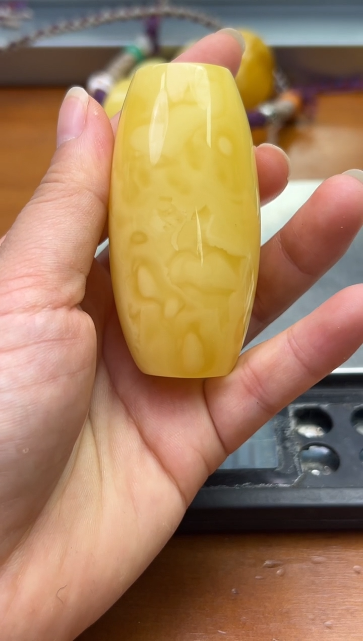 裸石琥珀未镶嵌普*蜜蜡吊坠