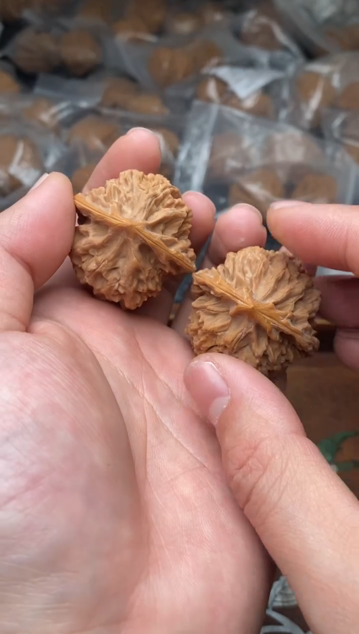 【闪购商品】文玩核桃把件G60号37尺灯笼