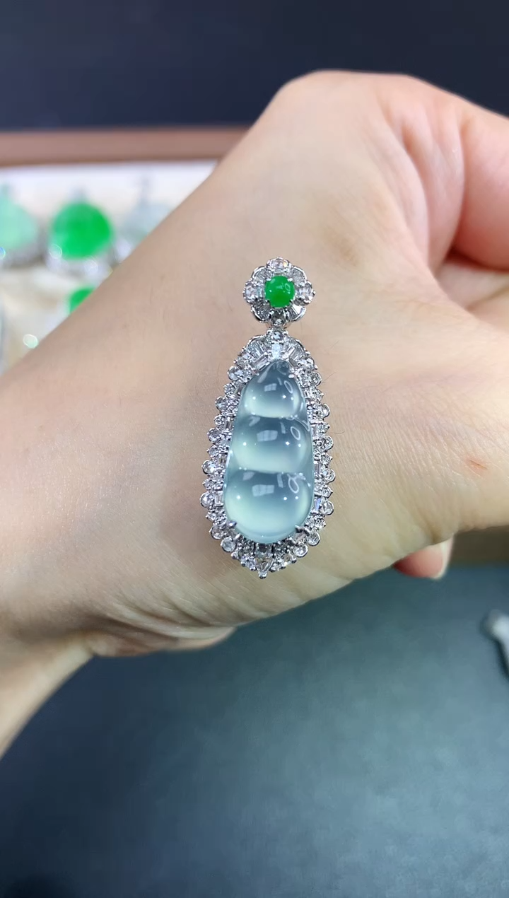 吊坠(不含链)18K金镶嵌翡翠149|17800