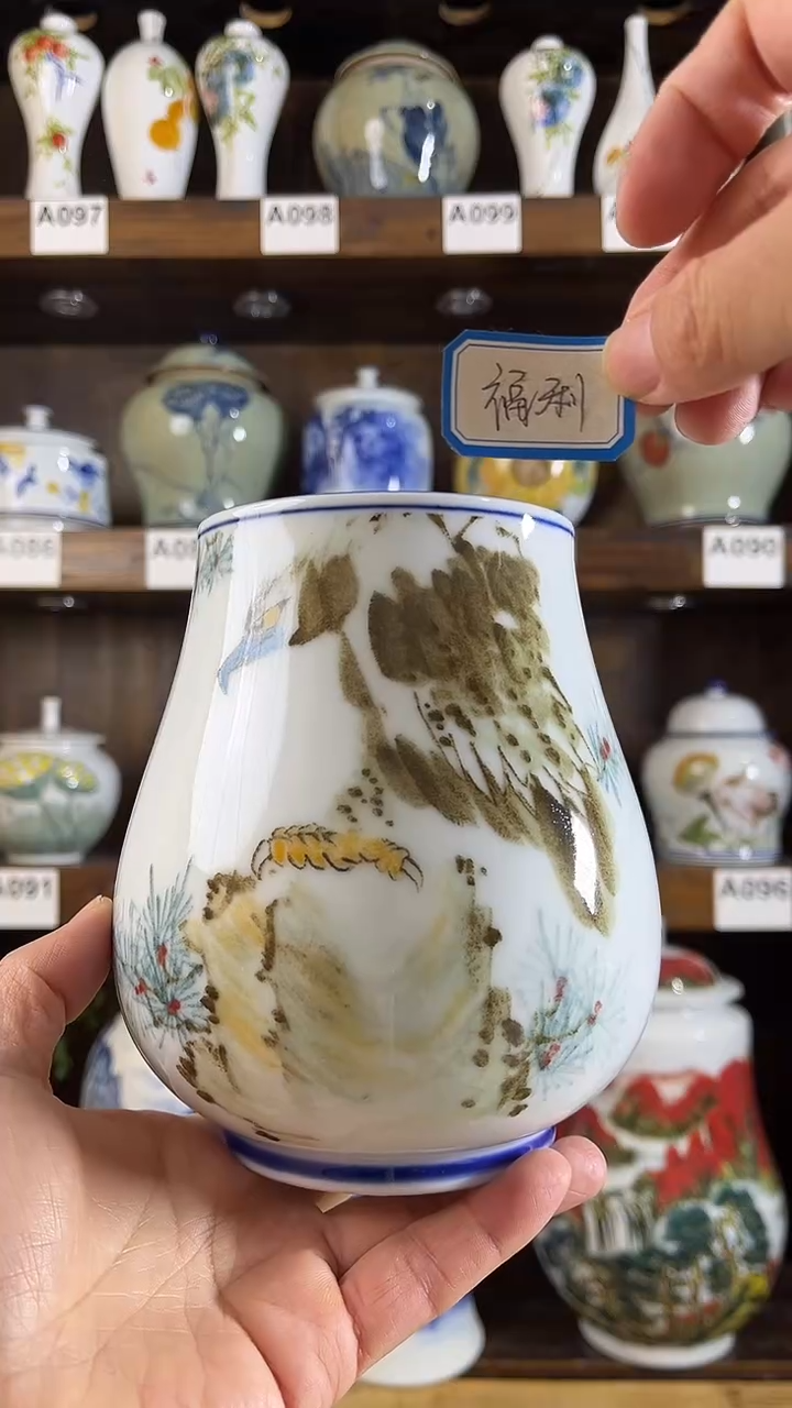 【闪购商品】纯手工手绘高瞻远瞩笔筒