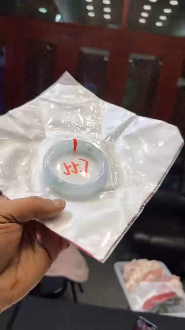 【闪购商品】翡翠手镯未镶嵌手镯