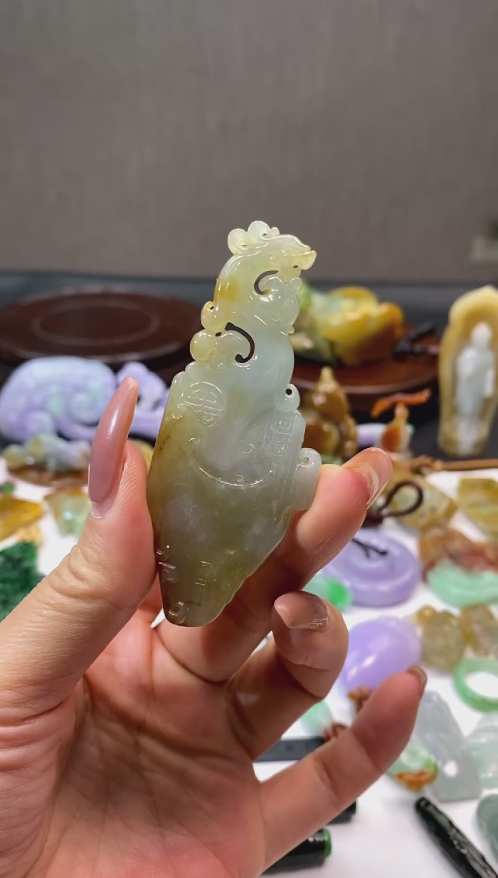 【闪购商品】翡翠未镶嵌颈饰翡翠黄翡凤牌