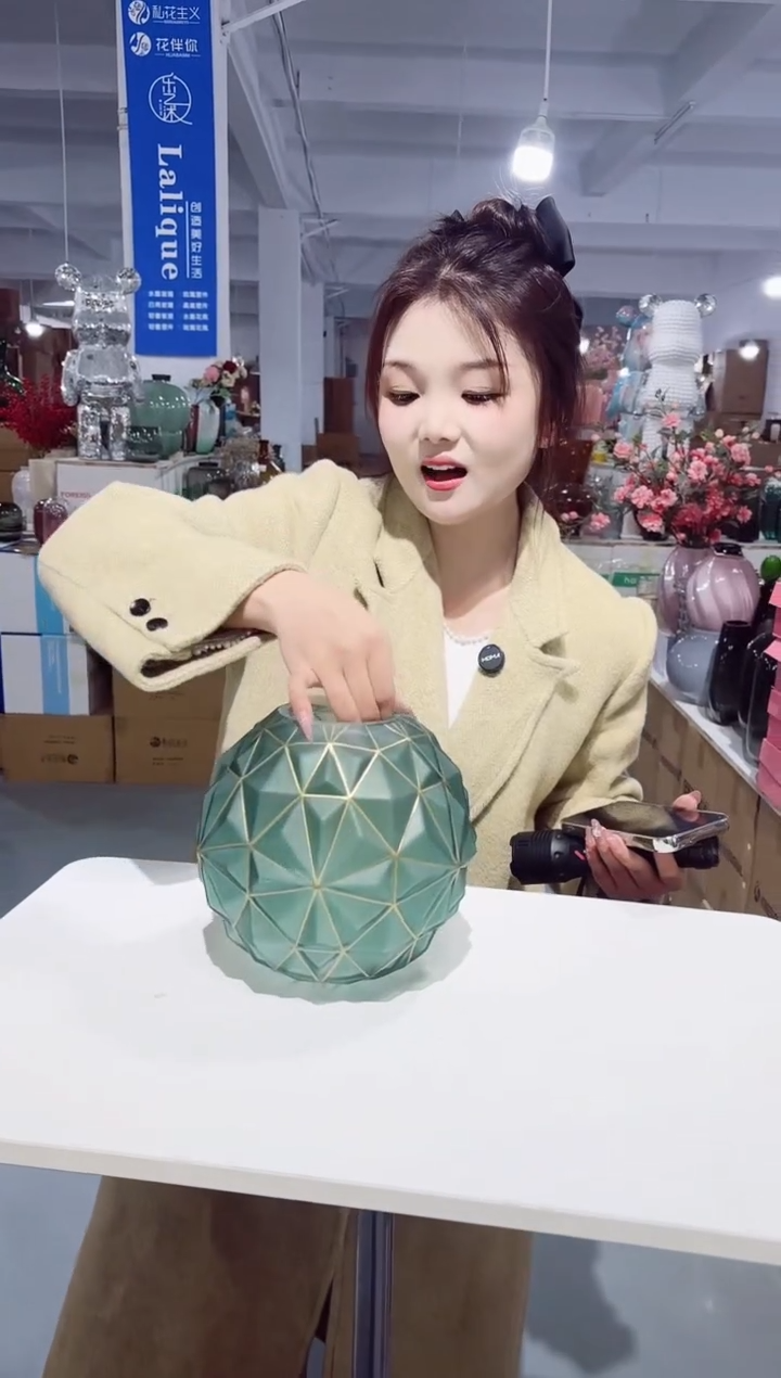 【闪购商品】无铅玻璃私花主义花瓶厂微瑕-QE9U