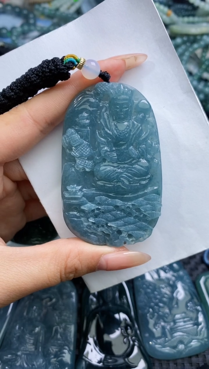 【闪购商品】翡翠颈饰未镶嵌           